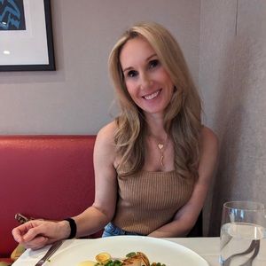 Meet your Posher, Nicole